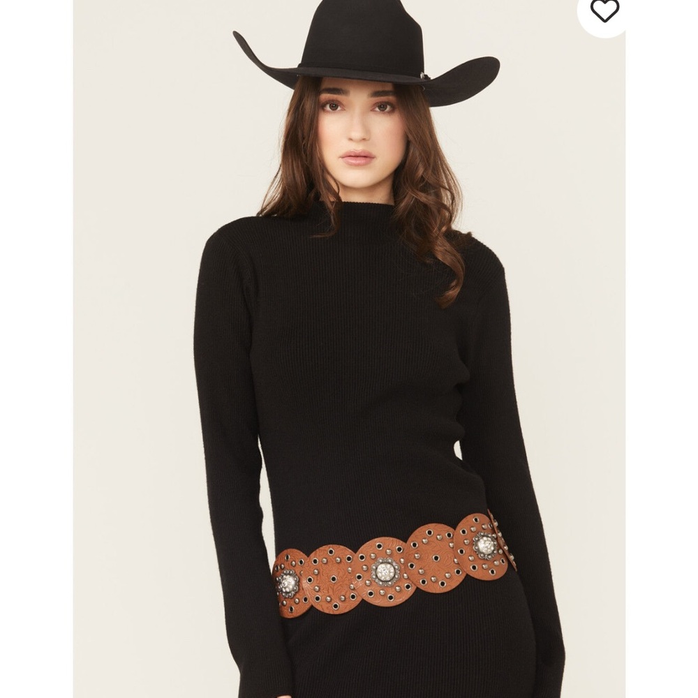 Shyanne women’s embellished concho belt